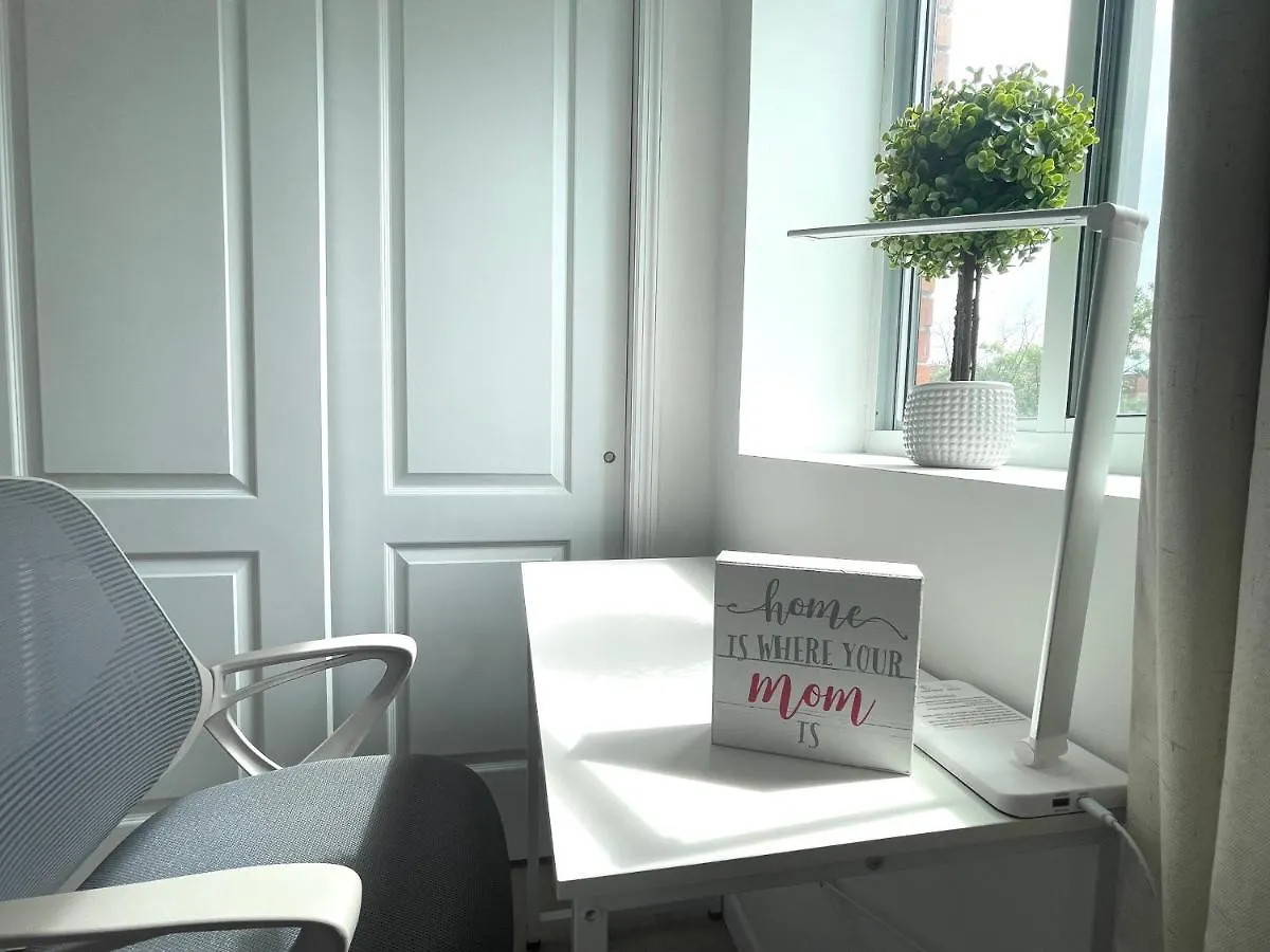 뉴욕 Brand New!!!With Balcony, Free Parking, 3 Minutes To Subway 아파트